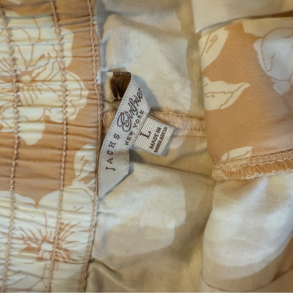 JACHS Girlfriend Tan Floral Women's Shorts Size Large - Picture 4 of 4